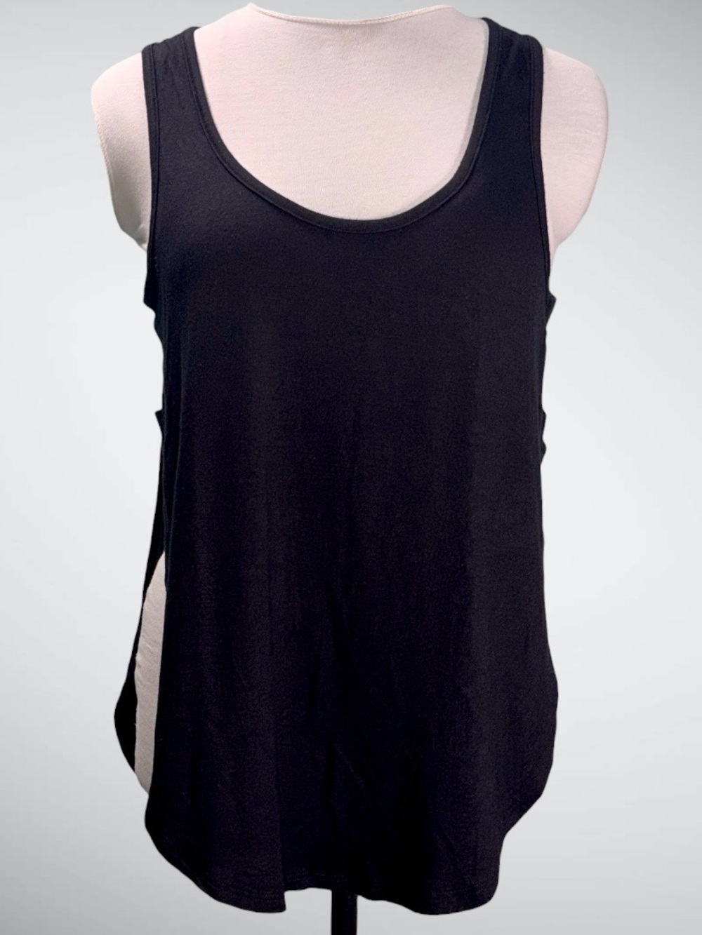 Women’s Beyond Yoga Circle Side Cutout high low hem tank size small black